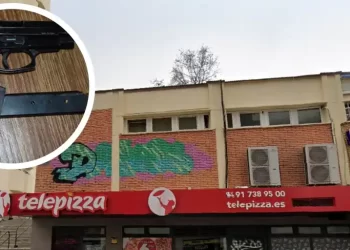 Atraco a medianoche en un Telepizza de Madrid: un encapuchado y una pistola real>