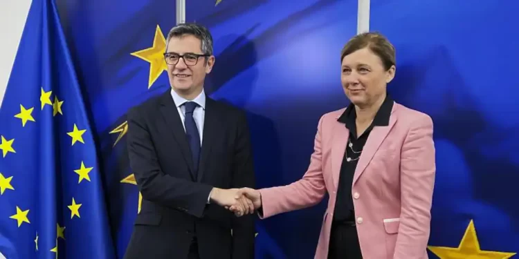 Bolaños recalca que si en las comisiones del ‘lawfare’ surge «algún hecho delictivo» se llevará a la Fiscalía>