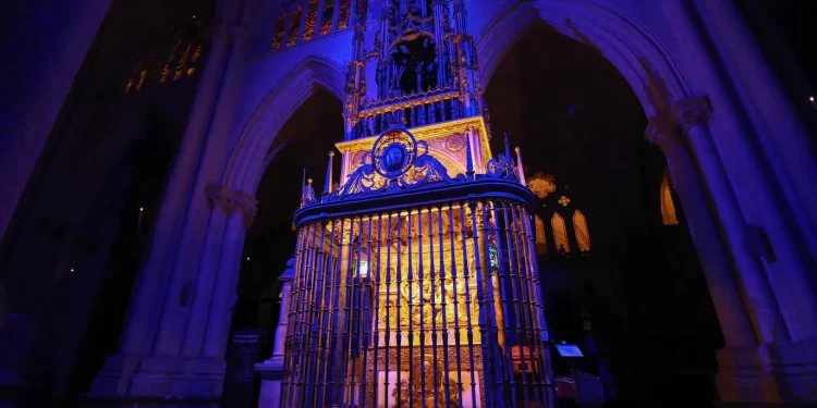 Brillante presentación del espectáculo nocturno ‘Lumina catedral de Toledo’>