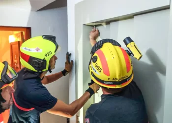 Cae un ascensor con nueve personas dentro desde la cuarta planta de un hotel de Valencia>