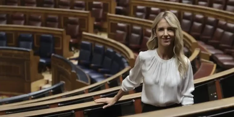 Cayetana Álvarez de Toledo: «La amnistía es corrupción, vamos a frenarla y revertirla»>