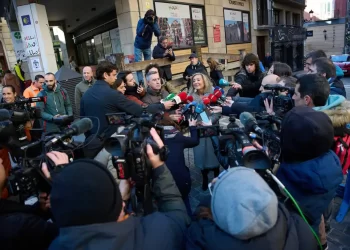 Cristina Ibarrola se despide de Pamplona «con la cabeza muy alta» y augurando la «desaparición» del PSN>