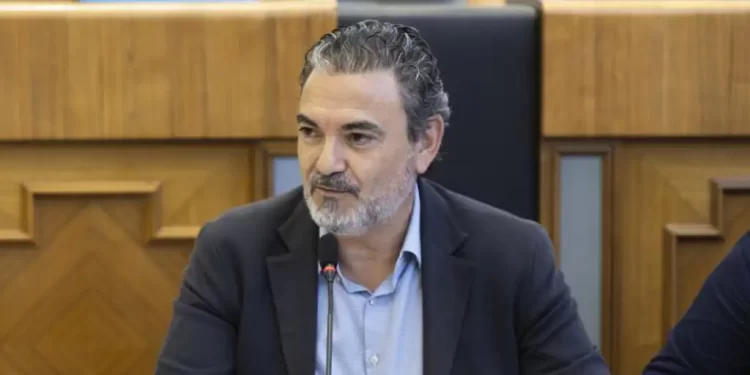 El alcalde socialista de Alfaz del Pi aplica por orden judicial una mejora a sus funcionarios municipales>