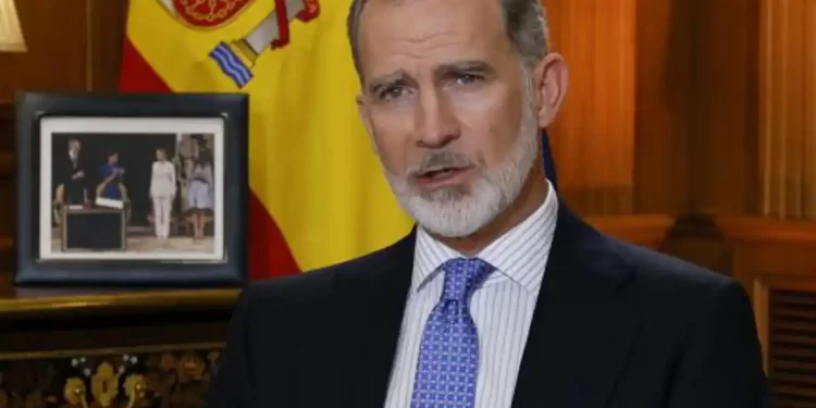 El cuestionamiento de la Carta Magna lleva al Rey a salir en su defensa>