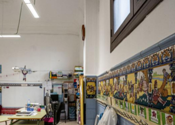 El Gobierno de Mazón echa el freno a la inmersión lingüística>