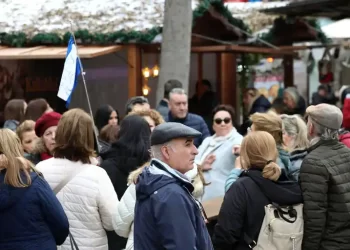 El PSOE denuncia que la «improvisación y la falta de información» ha provocado un caos de movilidad en el puente>