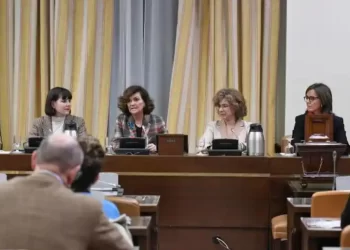 El PSOE y sus socios presidirán 26 comisiones parlamentarias y dejan al PP con 12>