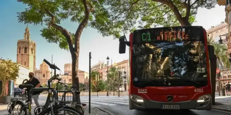 EMT modifica el recorrido de treinta líneas de autobuses en Valencia el domingo 17 de diciembre>