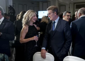 Feijóo entregará a Sánchez un texto firmado para reformar ya el artículo 49 de la Constitución>