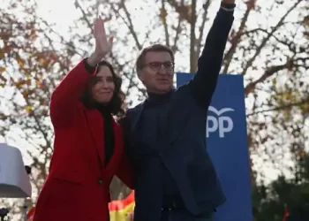 Feijóo reclama a Sánchez que prescinda del mediador: «Es una humillación. Exijo en nombre de España que cese este despropósito»>