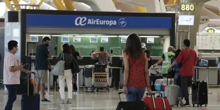 Galicia se anota el saldo migratorio más alto en 15 años: 27.000 llegadas más que salidas>