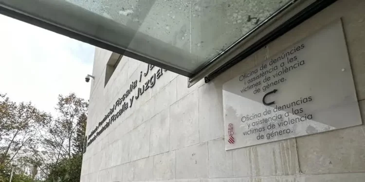 Investigan a un hombre tras la muerte de su pareja por inanición en Valencia>