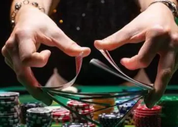 La presidenta de una asociación de mujeres de Toledo se juega al póquer miles de euros de las 120 socias>