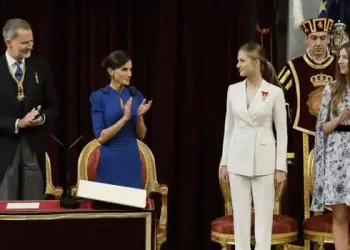 Los detalles del mensaje de Navidad del Rey: el guiño a Leonor en la única imagen del Salón de Audiencias>