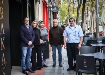 Los empresarios de Ferraz, con la soga al cuello: «Tenía 14 empleados y ahora 8, pongo dinero para sobrevivir»>