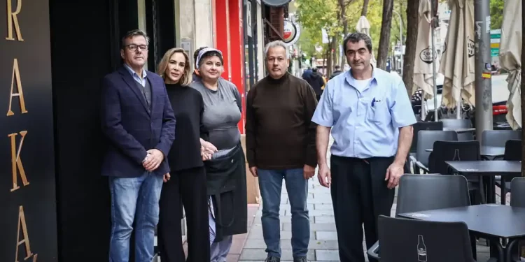 Los empresarios de Ferraz, con la soga al cuello: «Tenía 14 empleados y ahora 8, pongo dinero para sobrevivir»>