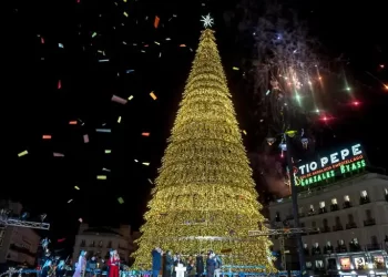 Luces de Navidad en Madrid: a qué hora se encienden, calles iluminadas y dónde están los árboles y los belenes>