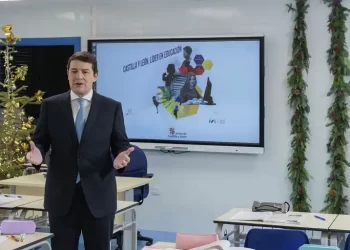 Mañueco advierte de que «no consentiremos privilegios insolidarios por intereses particulares»>