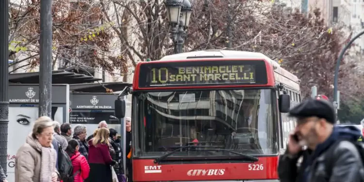 Maratón Valencia 2023: desvíos y líneas especiales de EMT y Metrovalencia>