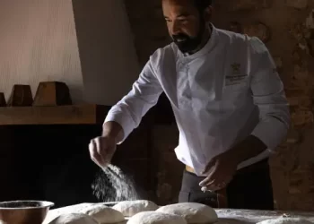 Molino de Alcuneza: El restaurante de un pueblo de 30 habitantes de Guadalajara que triunfa con su «cocina sostenible»>