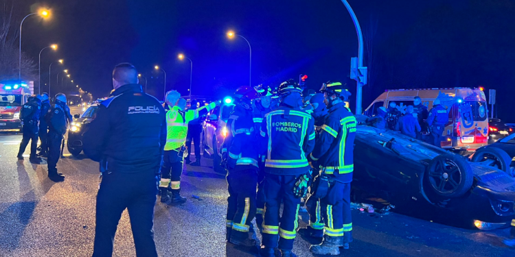 Muere una joven de 19 años tras una colisión entre un turismo y un VTC en Madrid>