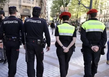 Muere una mujer tras recibir un disparo procedente del exterior cuando se encontraba en su vivienda en Deba>