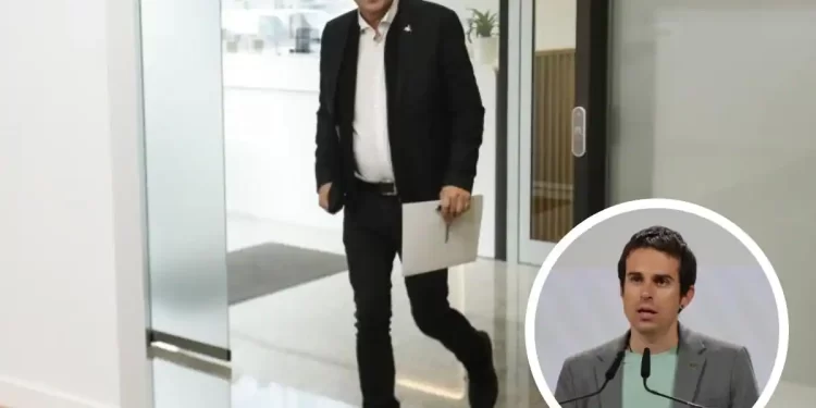 Otegi presenta un candidato joven y de perfil social para captar votantes de Podemos>