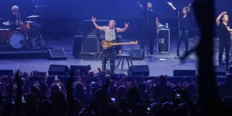Quejas y abucheos por el «desastre organizativo» en el inicio del concierto de Sting en Christmas by Starlite>