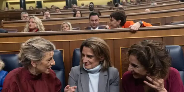 Sumar echa un pulso al PSOE para dejar su impronta en el ‘decreto anticrisis’>