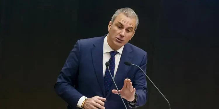 Sumar y Más Madrid piden a los presidentes del Congreso y Senado reprobar a Ortega Smith y exigir que dimita como diputado>