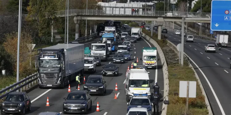 Transportes licita proyectos de mejora en los accesos de cuatro autovías para descongestionar las entradas a Madrid>