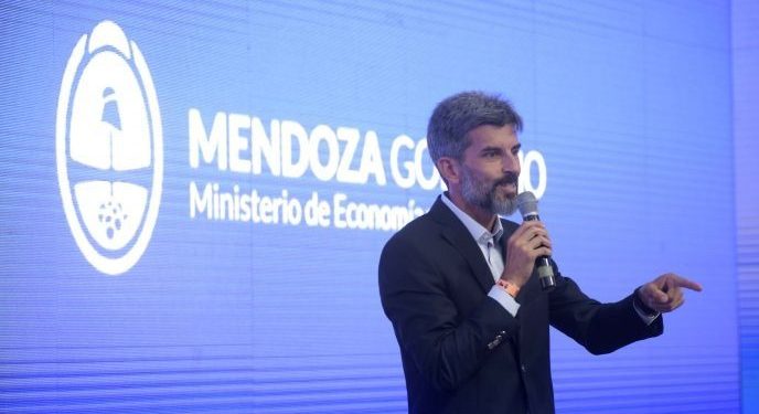Ulpiano también se coló en la “foto” de Bullrich: “En la Ciudad de Mendoza se cumple el Código de Convivencia”