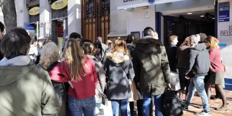 Un acertante de La Primitiva gana más de medio millón de euros en Valencia>