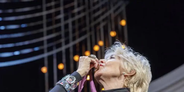 Valladolid llora la muerte de su ‘muchachita’ y decreta tres días de luto oficial>