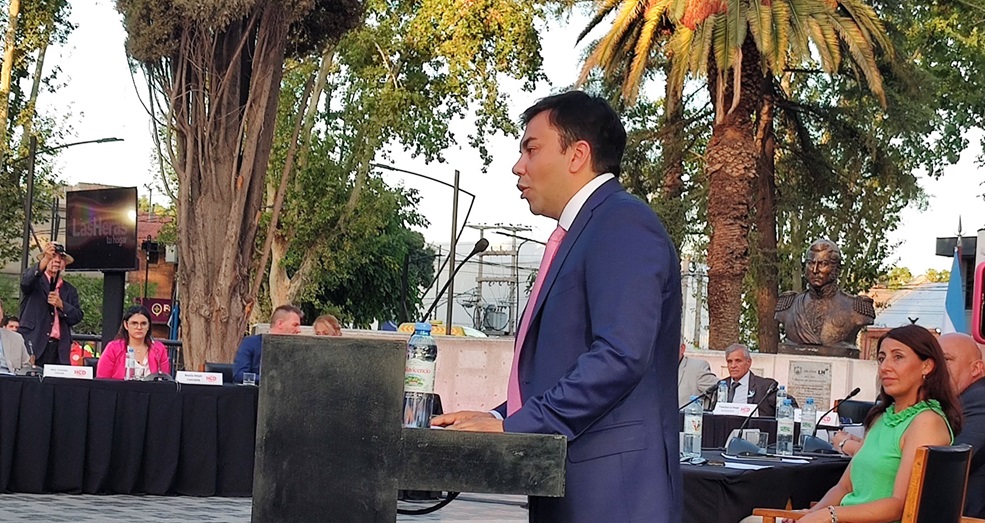 “Vamos a eliminar las fotomultas vehiculares”, prometió Lo Presti en su jura como intendente de Las Heras