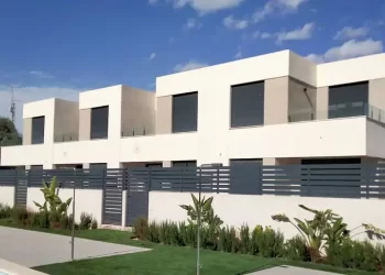 AEDAS Homes culmina con éxito su segunda promoción en el nuevo barrio de Nou Nazareth en San Juan de Alicante: Amaire Villas II>