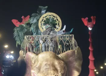 Cabalgata de Madrid: Los Reyes Magos deslumbran Cibeles con un alegato al amor a los mayores>
