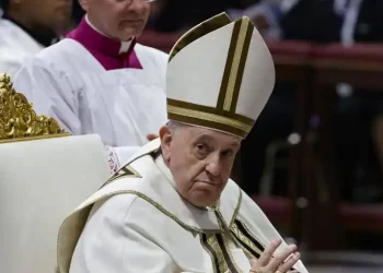 Cuatro curas de Toledo recogen firmas contra la bendición a parejas homosexuales>