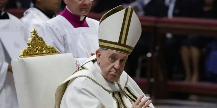 Cuatro curas de Toledo recogen firmas contra la bendición a parejas homosexuales>