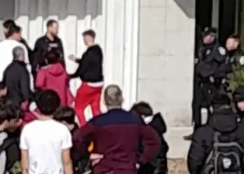 Despliegue policial en Toledo por una discusión en la calle tras un partido de baloncesto de cadetes>