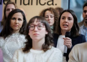 Díaz quiso mandar a Montero de embajadora a 10.695 kilómetros>