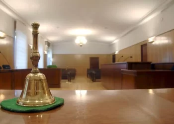 Dos años de prisión por falsificar certificados Covid para evitar su desahucio>