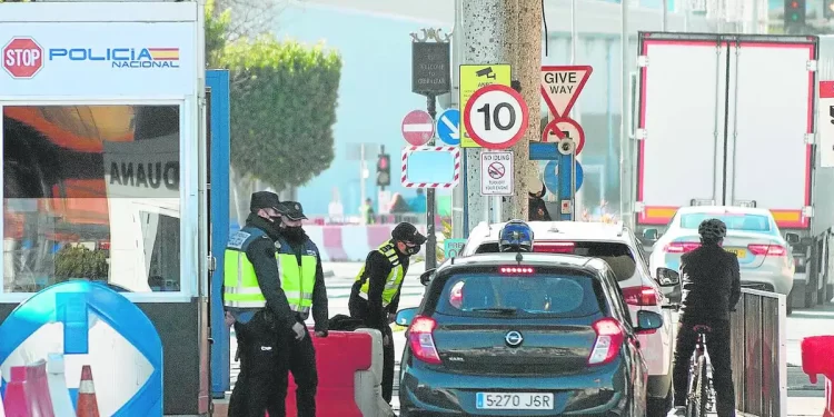 El Gobierno renuncia a presionar a Londres para un pacto sobre Gibraltar>