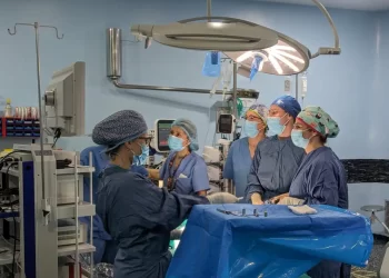 El hospital de Albacete implanta una técnica quirúrgica mínimamente invasiva en recién nacidos>