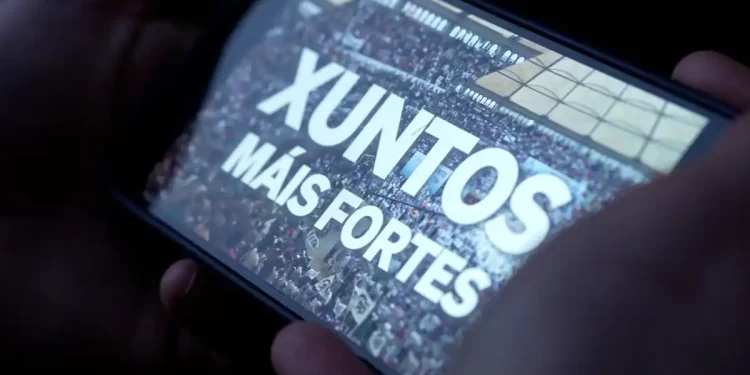 El PPdeG adopta como himno de campaña una versión propia del ‘Xuntos’ de Juan Pardo>