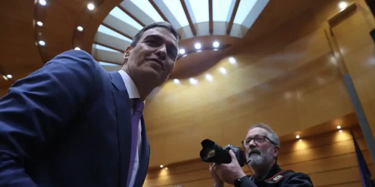 El PSOE acusa al PP de promover un «Estado de excepción permanente» en el documento político de su convención>
