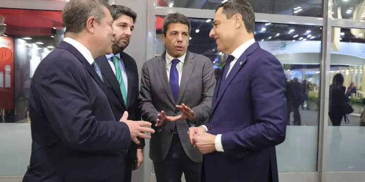 El PSOE acusa la inestabilidad de la legislatura en su semana más dura>