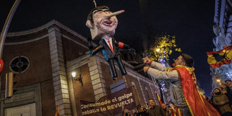 El PSOE apuntará en sus acciones judiciales a quienes retransmitieron la protesta de Ferraz>