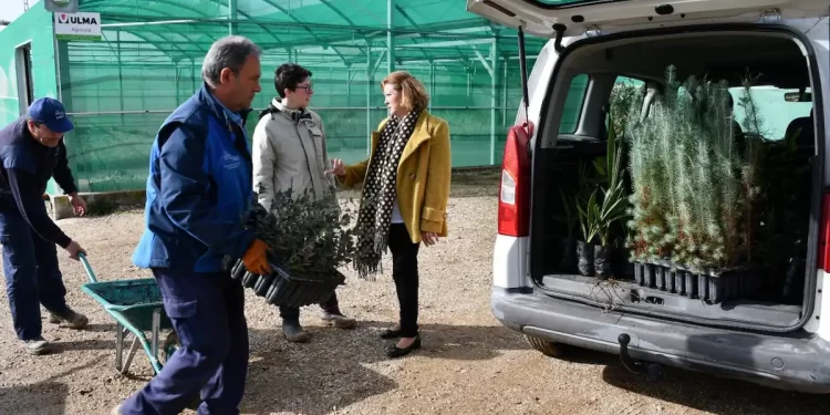 La Diputación de Toledo reparte más 27.000 plantas a los ayuntamientos y centros educativos de la provincia>