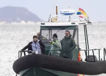 Los servicios de búsqeda se retiran del Mar Menor sin encontrar al joven desaparecido>